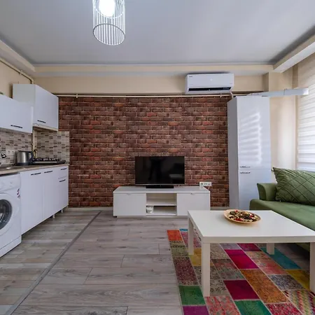 White Rose Apartment *